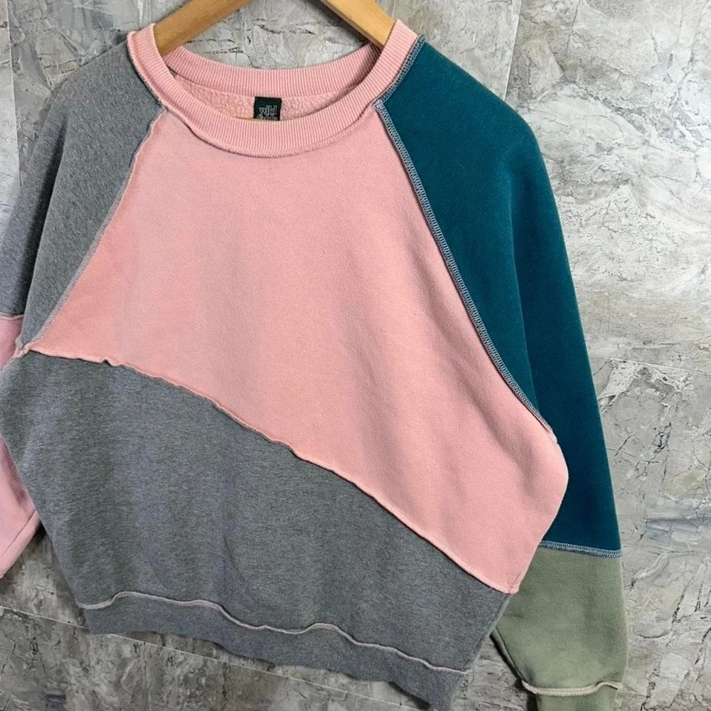 Wild Fable pink and grey colorblock sweatshirt Woman's Size M #colorblock - Picture 2 of 7